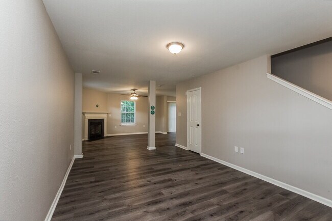 Building Photo - 2224 Gooseberry Rd