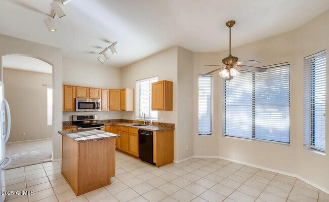 Foto del edificio - 17640 N 17th St