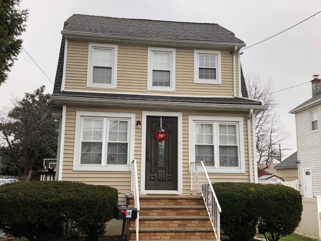 Primary Photo - 111 Berkley St