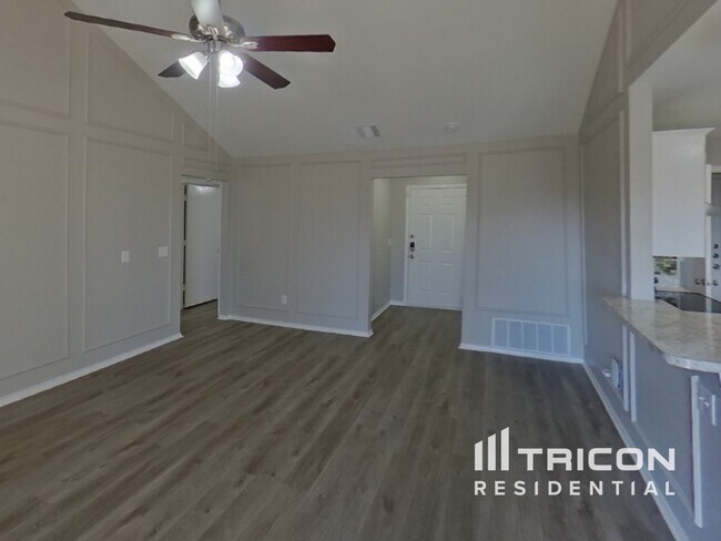 Building Photo - 909 Meadowdale Dr