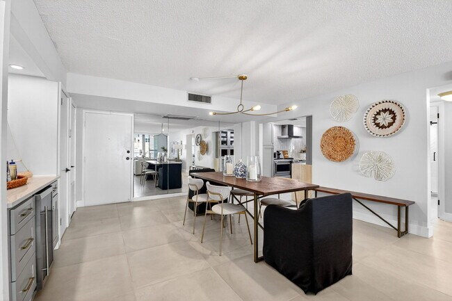 Foto del edificio - 3456 S Ocean Blvd