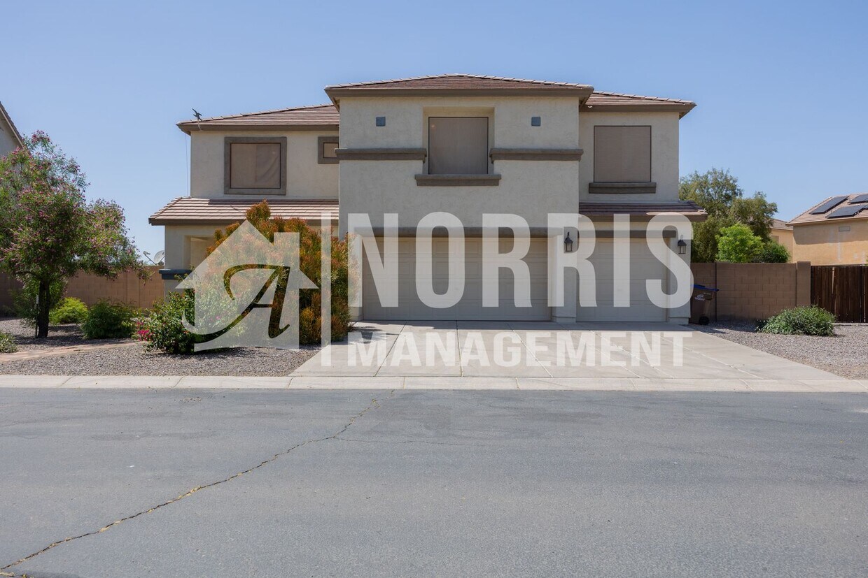 Primary Photo - Large Home with Plenty of Room in Coolidge