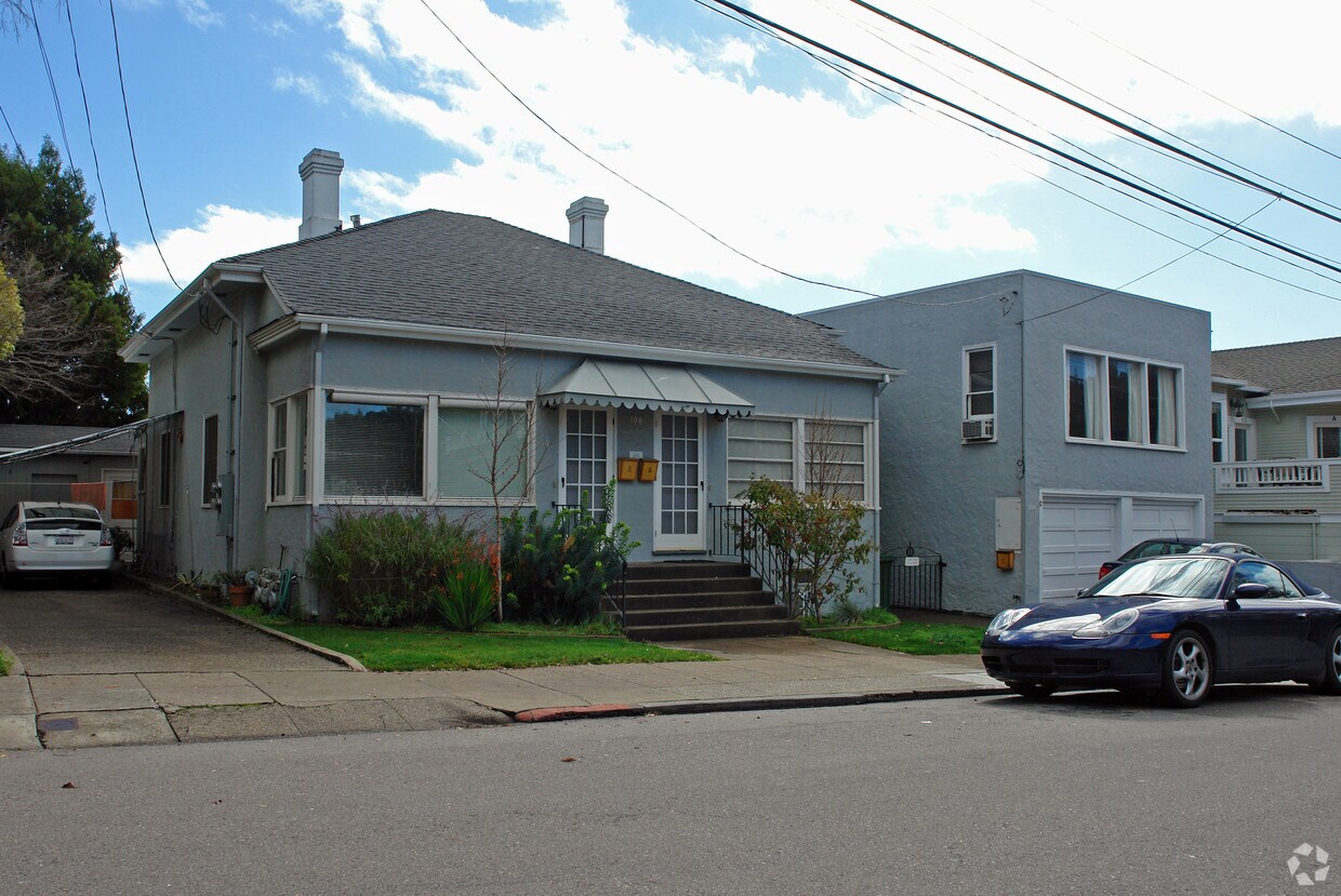 Primary Photo - 104 F St