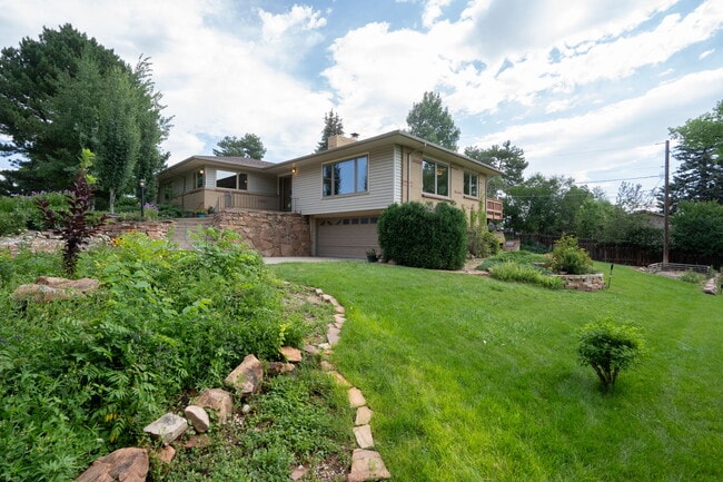 Building Photo - 1020 Cimmeron Dr