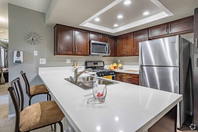2HAB, 2BA - 825 ft² - Park West Apartments