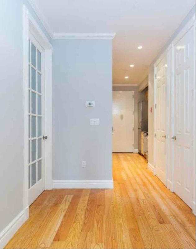 Foto principal - 200 E 14th St