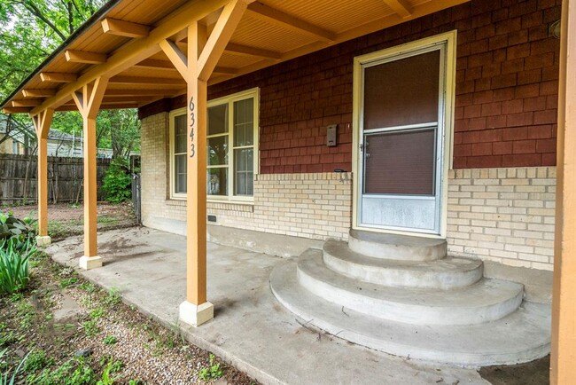 Building Photo - 6343 Parkdale Dr