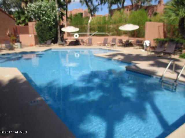 Building Photo - 5051 N Sabino Canyon Rd
