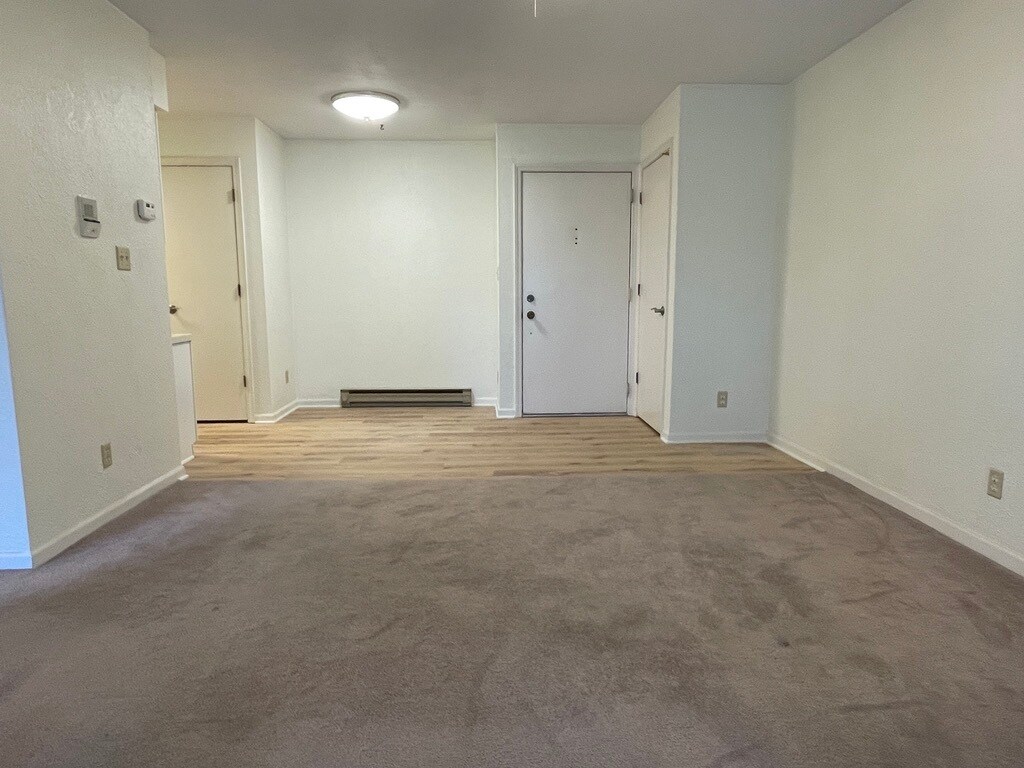 Foto principal - 2705 W Willowlake Dr