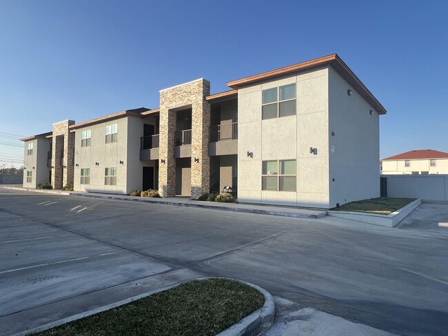 Building Photo - 7608 Rocio Dr