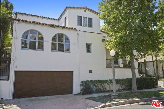 Building Photo - 10268 Cheviot Dr