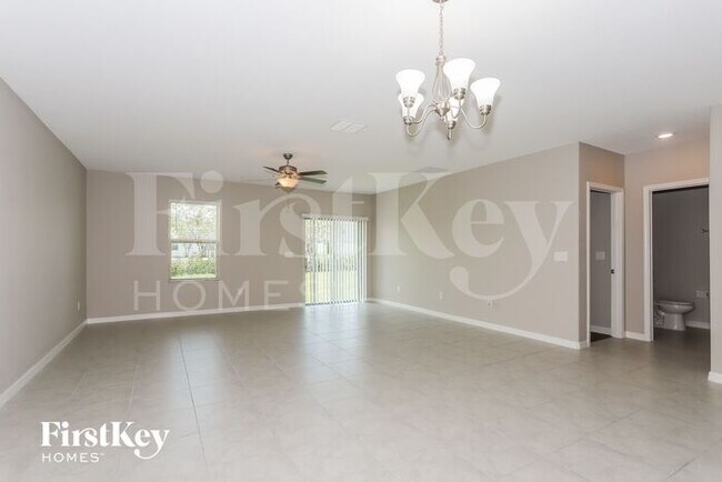 Building Photo - 10226 Bright Crystal Ave