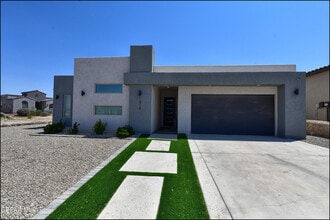 Building Photo - 218 Rutland Pl
