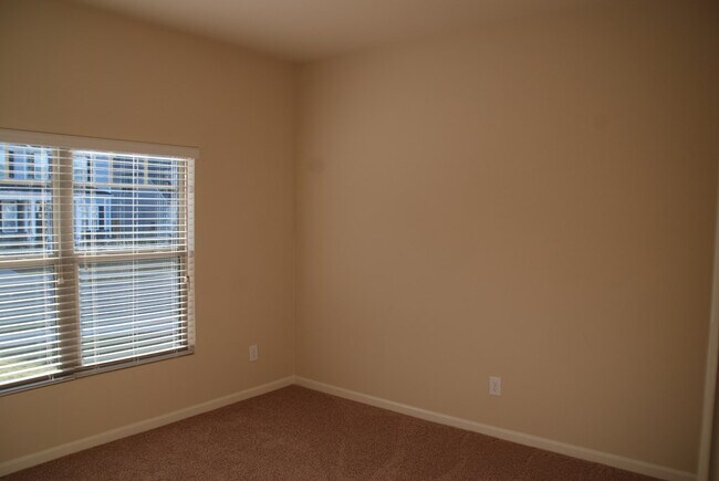 Foto del edificio - 1157 Fawn Forest Rd