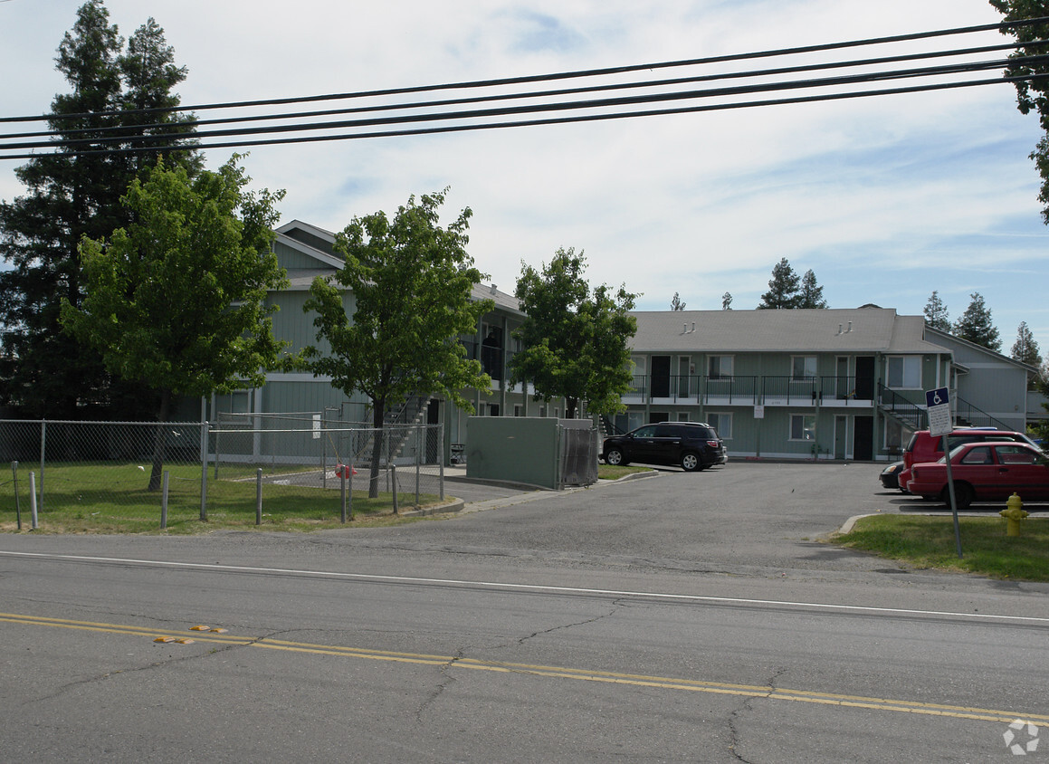 Foto del edificio - 2790 N State Highway 59