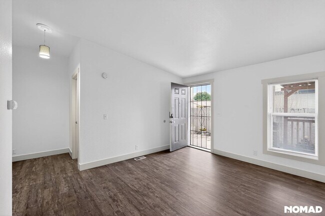 Foto del edificio - 1325 Bramblewood Ln