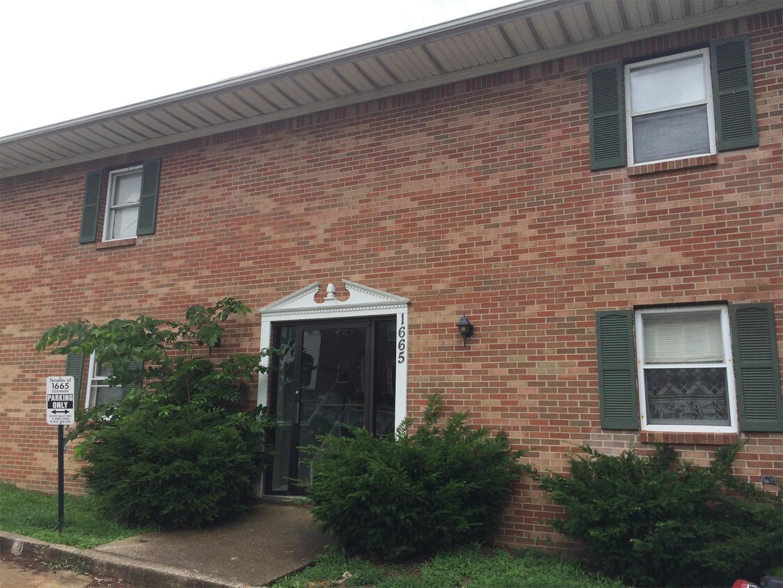 Primary Photo - 1665 Foxhaven Dr