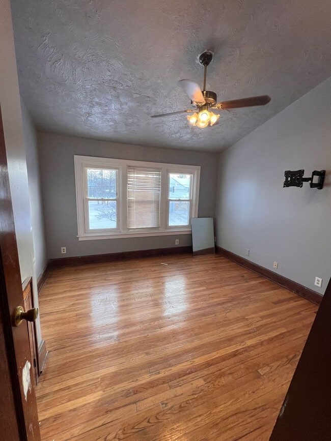 Building Photo - 18101 Schenely Ave