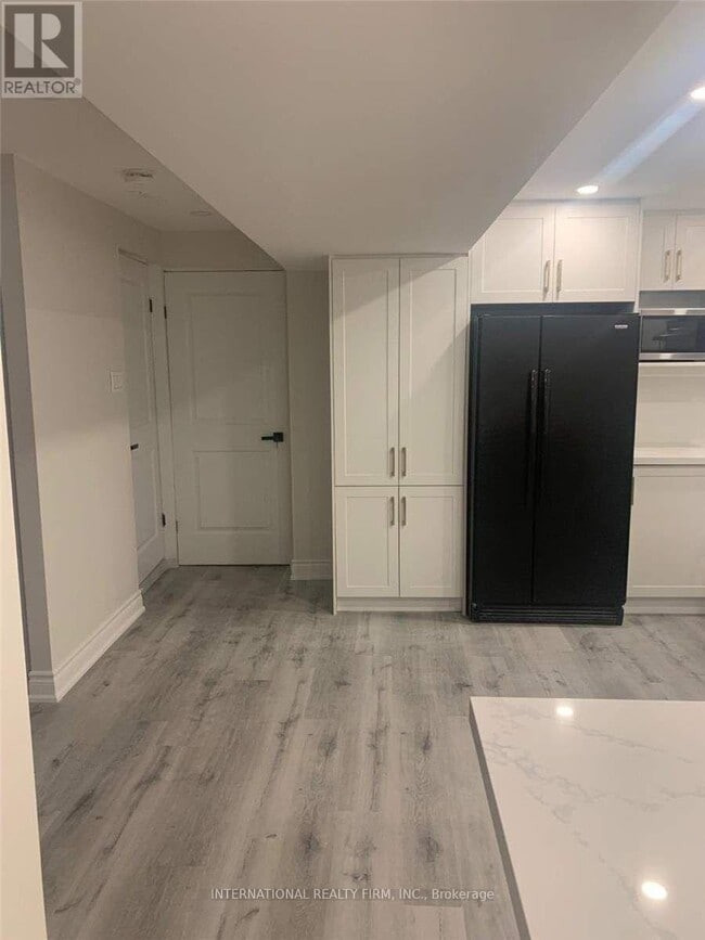 Building Photo - 62 Embassy Dr