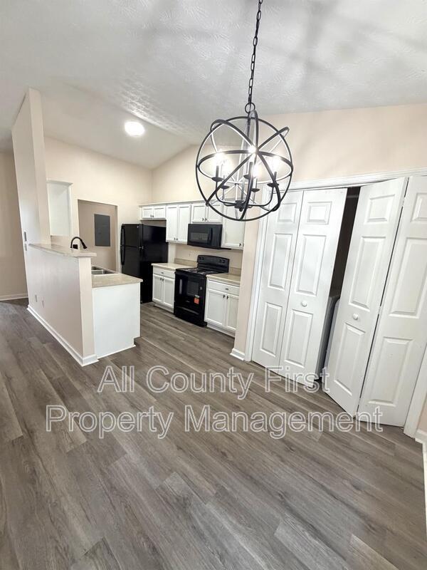 Foto del edificio - 3335 Crestview Ct