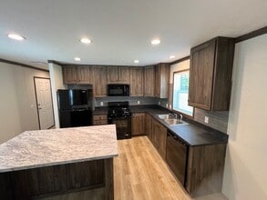 Building Photo - 14566 Red Bud Trail N