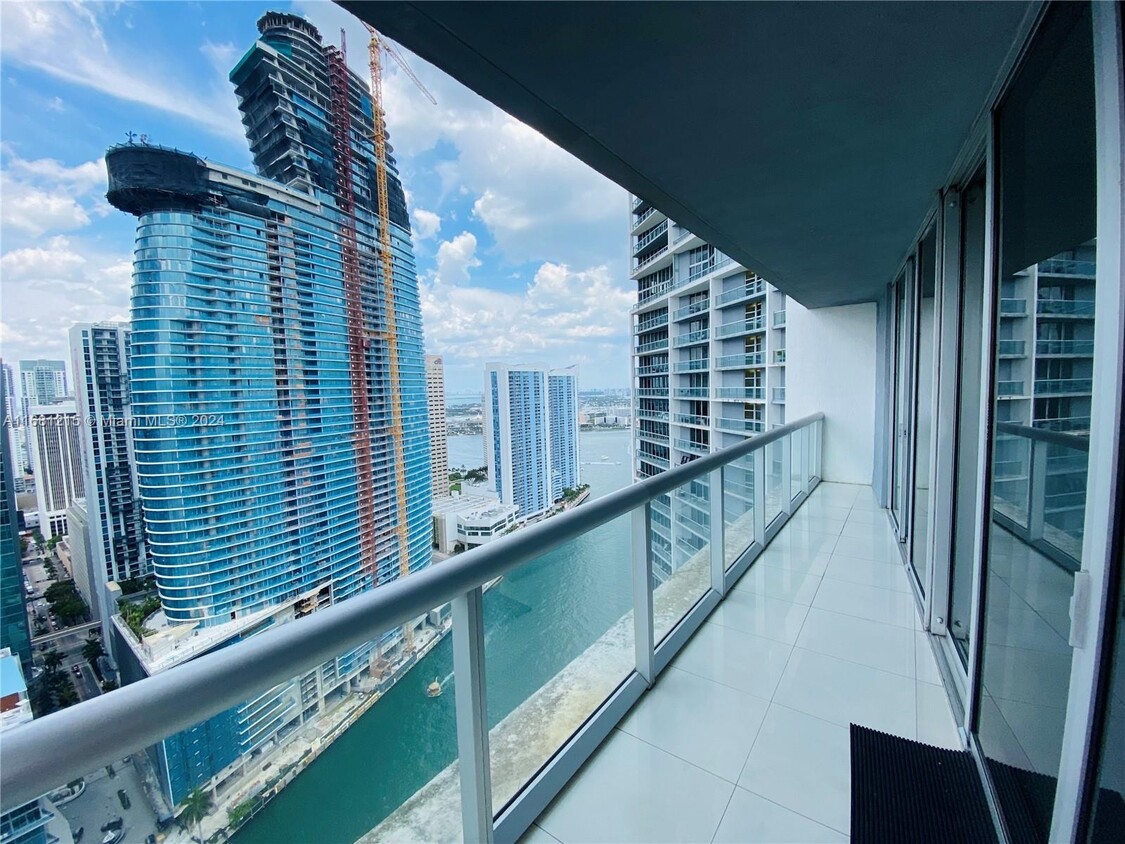 Foto principal - 475 Brickell Ave