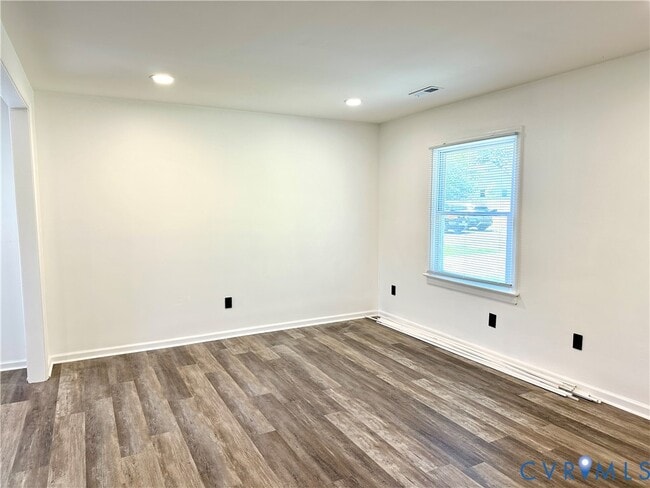 Building Photo - 1005 Glenburnie Rd