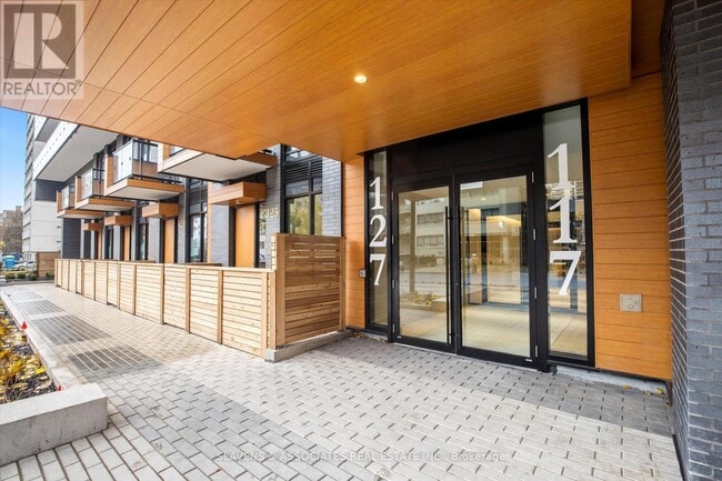 Photo du bâtiment - 127 Broadway Ave