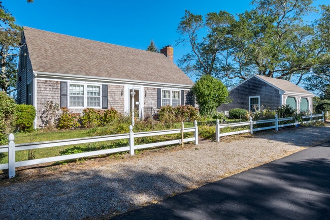 Building Photo - 21 Ruggles Rd