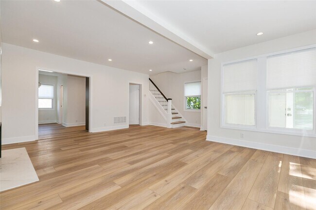 Foto del edificio - 25903 Pembroke Ave