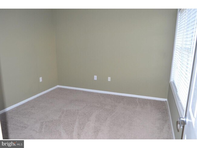 Foto del edificio - Pristine 1-Bedroom Apartment with Garage Parking in the Heart of Downtown Phoenixville – Availabl...