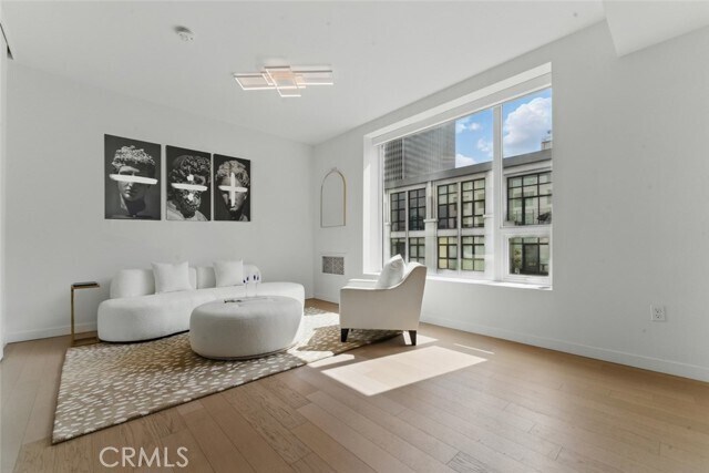Foto del edificio - 1050 S Grand Ave
