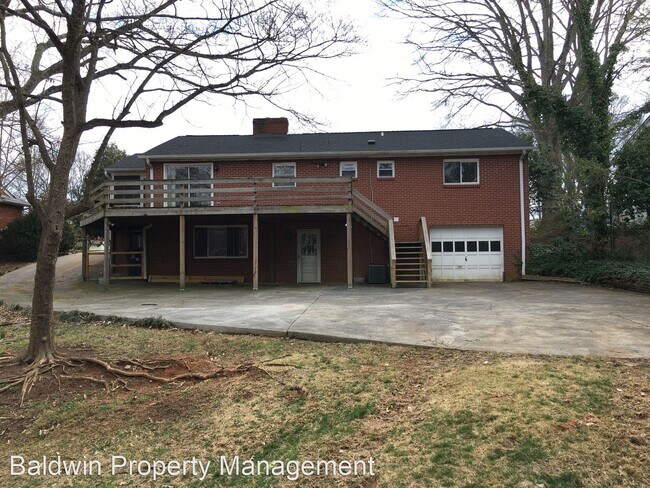 Foto del edificio - 3 br, 3 bath House - 2709 Lullington Dr.