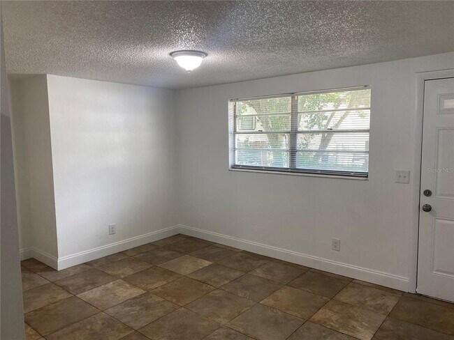 Building Photo - 9709 E Castle S Ct