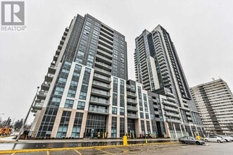 Building Photo - 10-1010 Meadowglen Pl