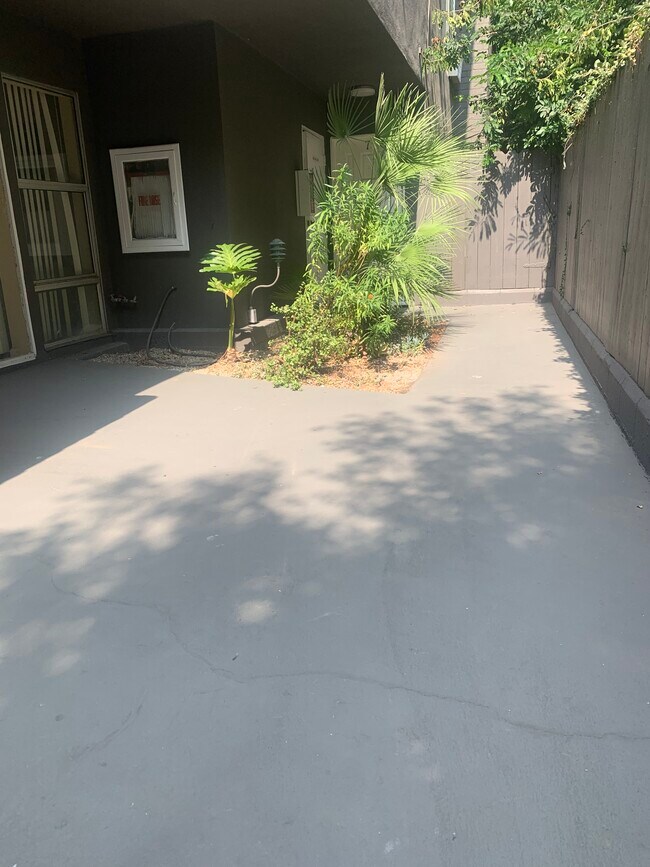 Foto del edificio - 11669 Chenault St