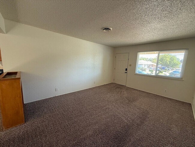 Foto del edificio - Cute 2 bedroom, 2 bath duplex available NOW!