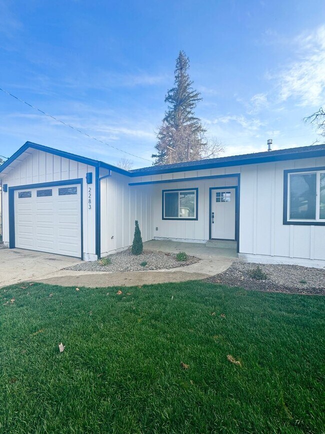 Foto del edificio - Luxury Living Redefined: Exquisite New Build