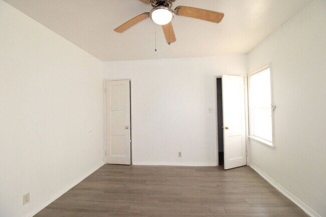 Foto del edificio - 2838 W Vernon Ave