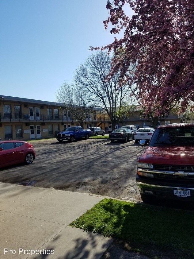 Foto principal - 4817-4841 Holmes St