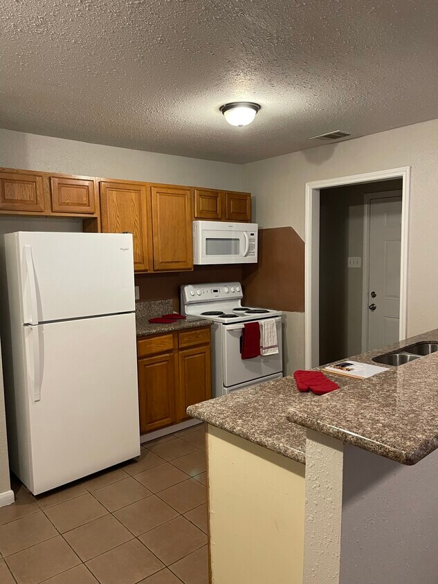 Open Kitchen - 8202 Cannon St