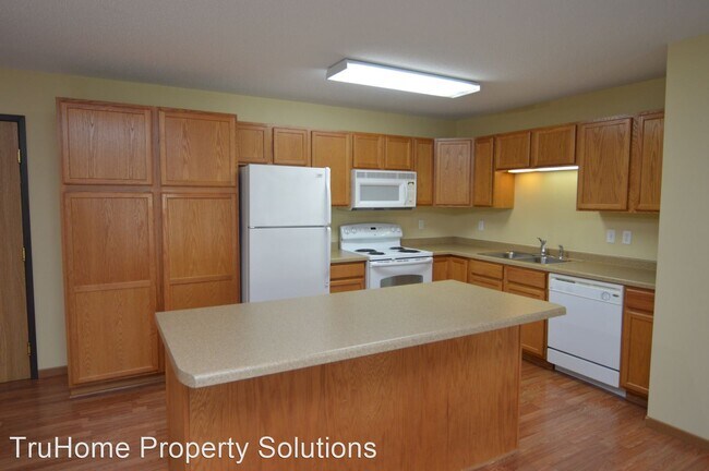 Foto del edificio - 2 br, 2 bath House - 3531 13th Avenue Nort...