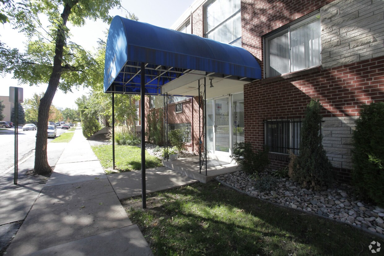 Building Photo - 95 Clarkson St