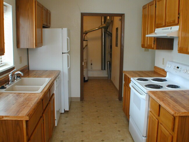 Foto del edificio - 4037 Garden Ct