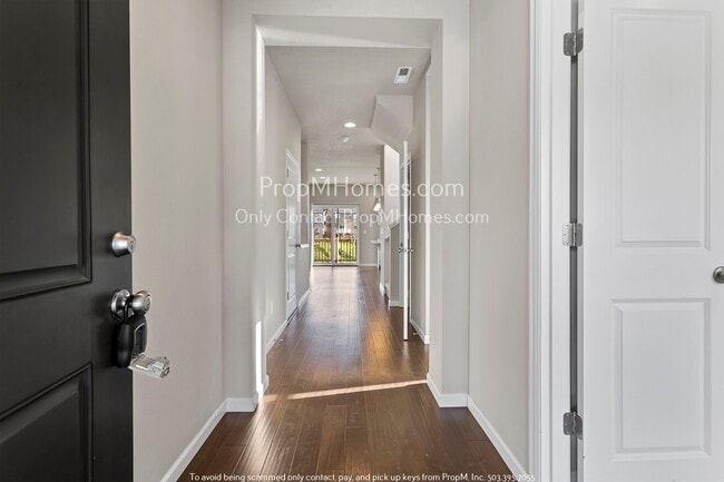 Building Photo - Brand New Beautiful Pristine Five Bedroom ...
