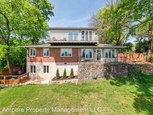 Building Photo - 3 br, 3 bath House - 220 E Brow Rd