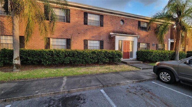 Foto del edificio - 1418 Holden Ave