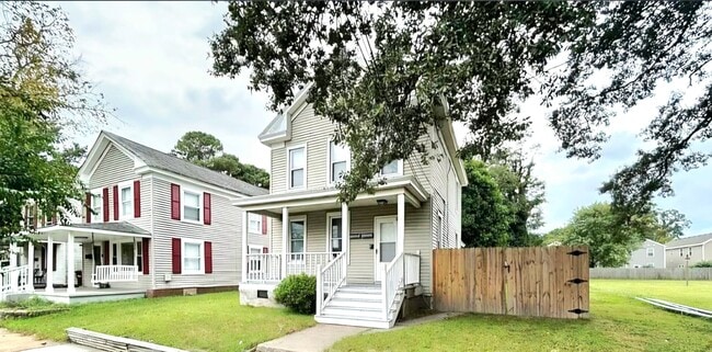Building Photo - 1112 Hoover Ave