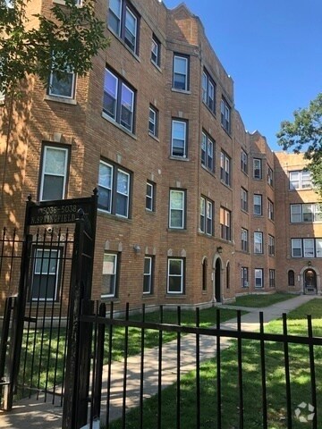 Building Photo - 5036 N Springfield Ave