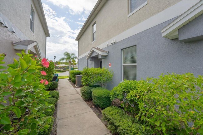 Building Photo - 6524 S Goldenrod Rd
